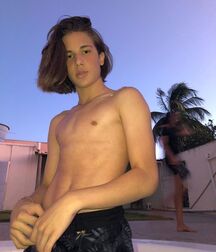 Things I Saw Today Eclectic Twink Tube 6122c28847cad.jpg