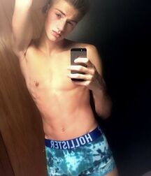 Wanking Wednesday Boys Porn Selfies 61f1f90fcbeec.jpg