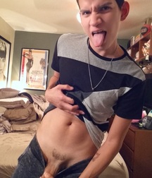 LR2T BOYPICS204 582050790e870.jpg