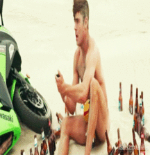 Zac (almost) naked 57c7481dc9e2e.gif