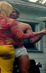 Zac (almost) naked 57c74827d97a1.gif