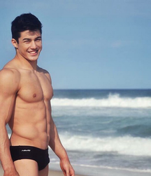 Zac (almost) naked 57c74860580c9.png