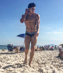 Zac (almost) naked 57c74864d9d54.png