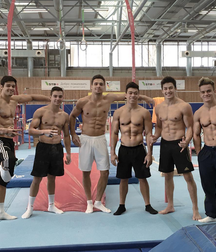 Zac (almost) naked 57c7486c6d35e.png