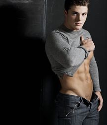 Spencer Neville and his muscles 57d300b4e8486.jpg