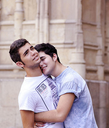 Hugging and Kissing 57e7dfb1e526c.jpg