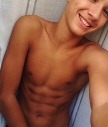 Lads I like twink tube selfies 60e091eba2894.jpg