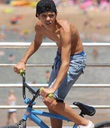 Lads! Twink Tube Boys 60e0e24093827.jpg