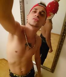 whatsapp's random hotties boys porn 6118138c198fb.jpg
