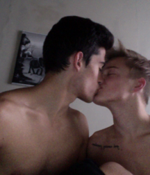 Twink Tube Cute Shirtless Boys Rrad-01 611482cd195b3.png