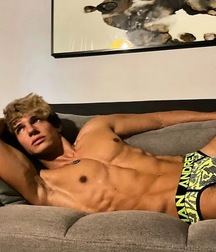 ENRICO LAVIGNE - Boy Porn Beauty 6105800fd1d38.jpg