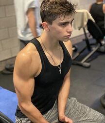 Twink Tube Ron Levi - American Model 61067e69e71f4.jpg