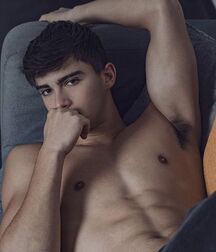 Twink Tube Ron Levi - American Model 61067e85d06af.jpg