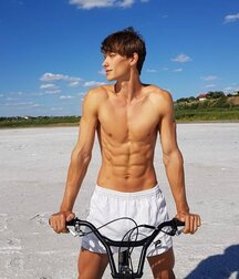 ANDRII LEVCHENKO - Art Collection Twink Tube 6112989ec0ffc.jpg