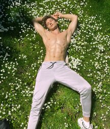 ANDRII LEVCHENKO - Art Collection Twink Tube 6112990bc71b0.jpg