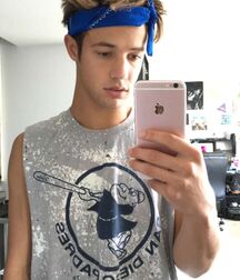 CAMERON DALLAS Very Nice Pictures Twink Tube 6113fbfa906b6.jpg
