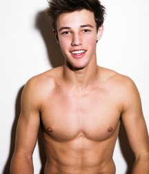 CAMERON DALLAS Very Nice Pictures Twink Tube 6113fc380ff3d.jpg