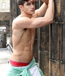 CHRIS DELBECK - AMERICAN MODEL 611a52bd939df.jpg