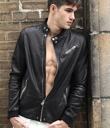 CHRIS DELBECK - AMERICAN MODEL 611a52c1262d5.jpg