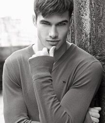 CHRIS DELBECK - AMERICAN MODEL 611a52e8f21eb.jpg