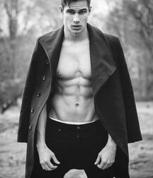 CHRIS DELBECK - AMERICAN MODEL 611a52ec42032.jpg