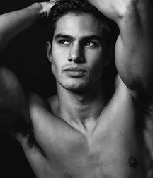 CHRIS DELBECK - AMERICAN MODEL 611a52f7d7a0d.jpg