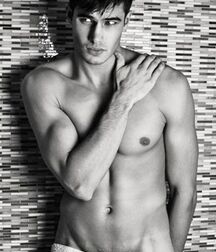CHRIS DELBECK - AMERICAN MODEL 611a5300c5933.jpg