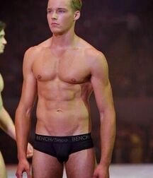 HUGO MAYHEW FASHION COLLECTION 611e683452b1a.jpg