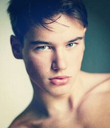 KOLOS BALAZS - HUNGARIAN FASHION MODEL 612b1ebd01316.jpg