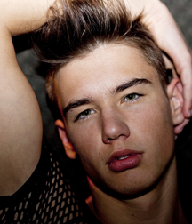 KOLOS BALAZS - HUNGARIAN FASHION MODEL 612b1f18b1e68.jpg