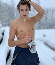 JARED CELMA - BEAUTIFUL BOY  613c68561fda8.jpg