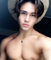 TWINK TUBE ENZO CARINI - FITNESS AND FRENCH FASHION MODEL  