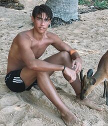 TWINK TUBE WILLIAM ROEPSTORFF - THE PERFECT HUMAN FACE... 614b21d2e6498.jpg