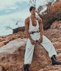 ELLIOT MEETEN - BRITISH MODEL TWINK TUBE 6154825693d1b.jpg