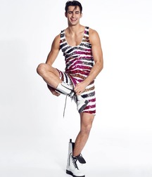 ELLIOT MEETEN - BRITISH MODEL TWINK TUBE 6154825da527d.jpg