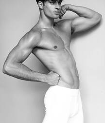 ELLIOT MEETEN - BRITISH MODEL TWINK TUBE 615482a743b5a.jpg