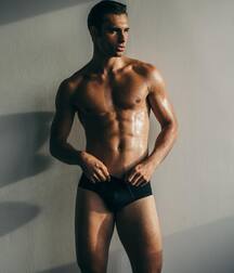 ELLIOT MEETEN - BRITISH MODEL TWINK TUBE 615482beab367.jpg