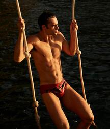 ELLIOT MEETEN - BRITISH MODEL TWINK TUBE 615482e25e371.jpg