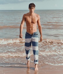 ELLIOT MEETEN - BRITISH MODEL TWINK TUBE 615482f027659.jpg