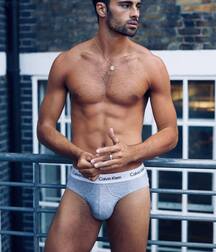 ELLIOT MEETEN - BRITISH MODEL TWINK TUBE 615482f1e64d6.jpg