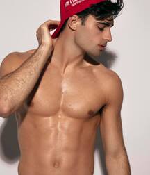 ELLIOT MEETEN - BRITISH MODEL TWINK TUBE 615482fe06045.jpg