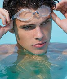 CASEY JACKSON - AMERICAN MODEL 615ae405a01ee.jpg