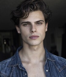 CASEY JACKSON - AMERICAN MODEL 615ae4090cff4.jpg