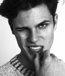 CASEY JACKSON - AMERICAN MODEL 615ae411abf84.jpg