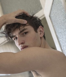 LEVI S. NAGY - MALE MODEL 615c65e67e88f.jpg