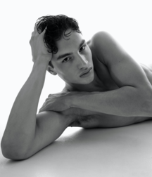LEVI S. NAGY - MALE MODEL 615c6617a9ea6.png