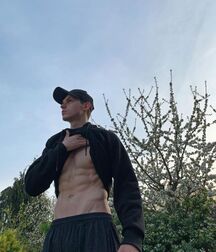 BARTEK SANOCKI - MODEL TWINK TUBE 6161aaef383c8.jpg