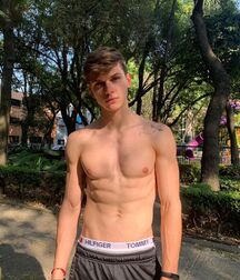 BARTEK SANOCKI - MODEL TWINK TUBE 6161aaf461779.jpg