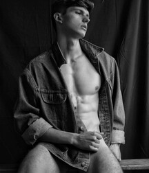 BARTEK SANOCKI - MODEL TWINK TUBE 6161aaf96e05e.jpg