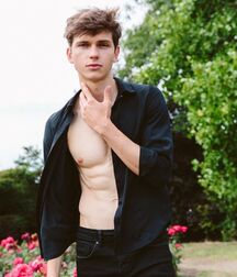 BARTEK SANOCKI - MODEL TWINK TUBE 6161aafcda022.jpg